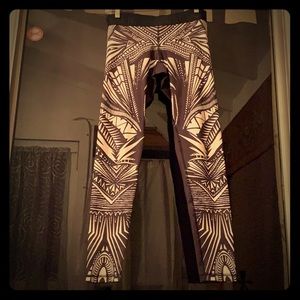 **DONATED TO MAUI FIRE VICTIMS** RARE!* HTF * Nike Pro Tattoo Tech tights